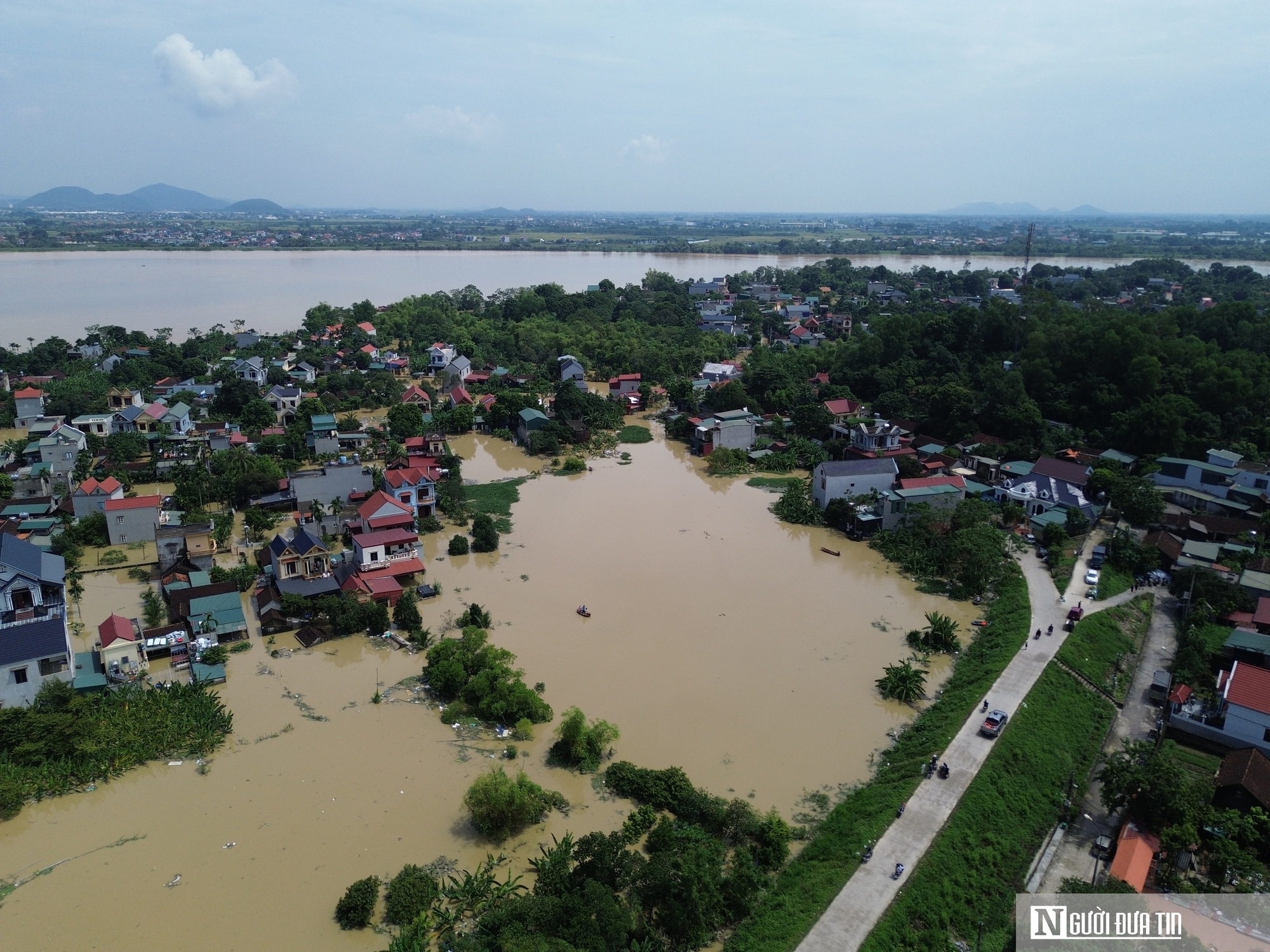 Toàn cảnh: Lũ lụt dâng cao, hàng nghìn hộ dân ở Thanh Hóa chìm trong "biển" nước- Ảnh 3.