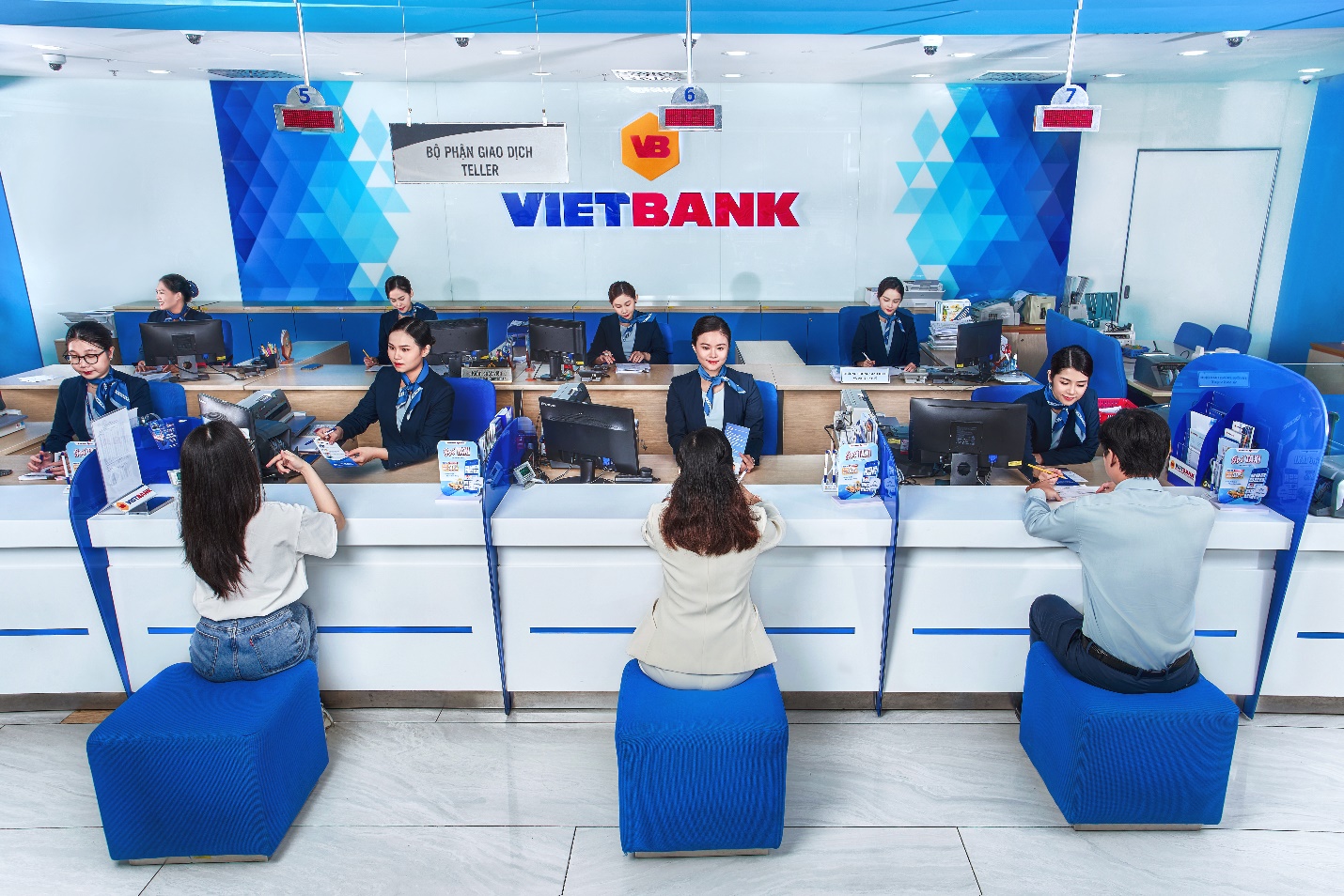 Vietbank tưng bừng khai trương chi nhánh Bắc Ninh- Ảnh 2.