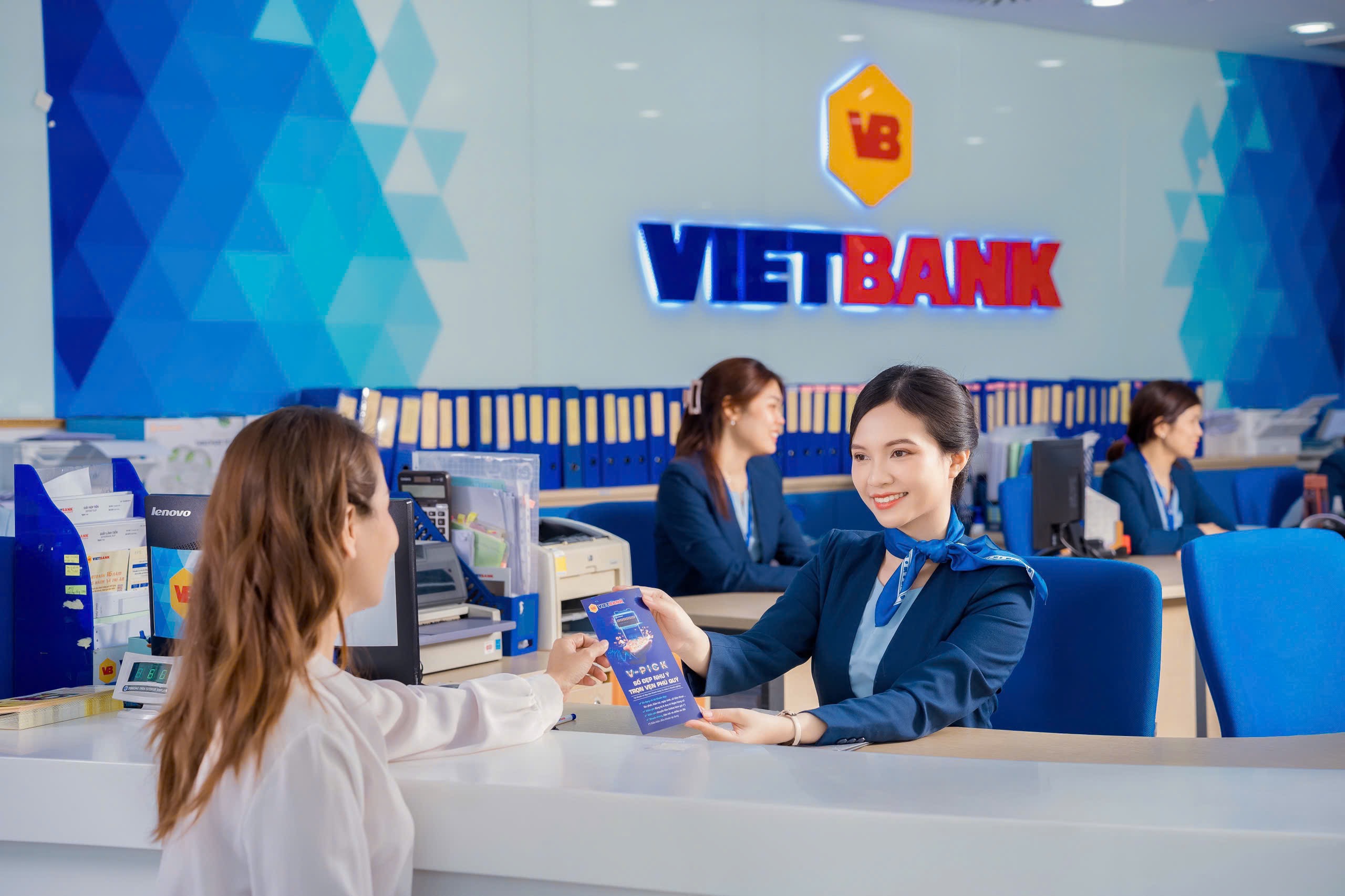 Vietbank triển khai tăng vốn điều lệ lên 7.139 tỷ đồng, công bố danh sách cổ đông sở hữu từ 1% vốn điều lệ- Ảnh 3.