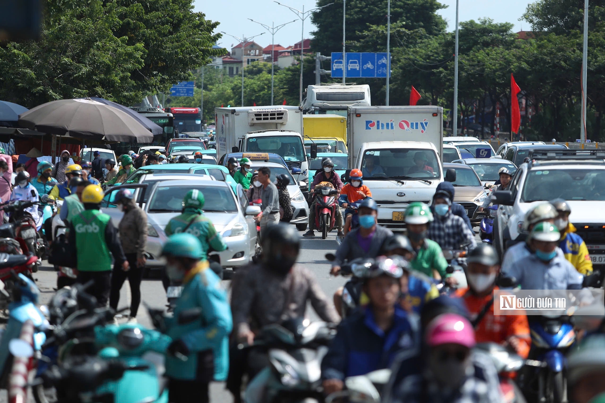 Cửa ngõ vào Hà Nội chật kín dòng xe trong ngày cuối nghỉ lễ- Ảnh 5.