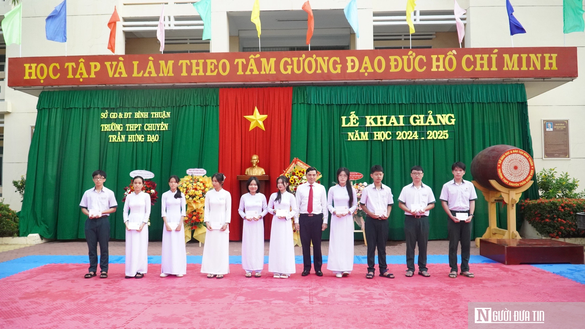 Rộn ràng lễ Khai giảng năm học mới của học sinh các tỉnh phía Nam- Ảnh 6.