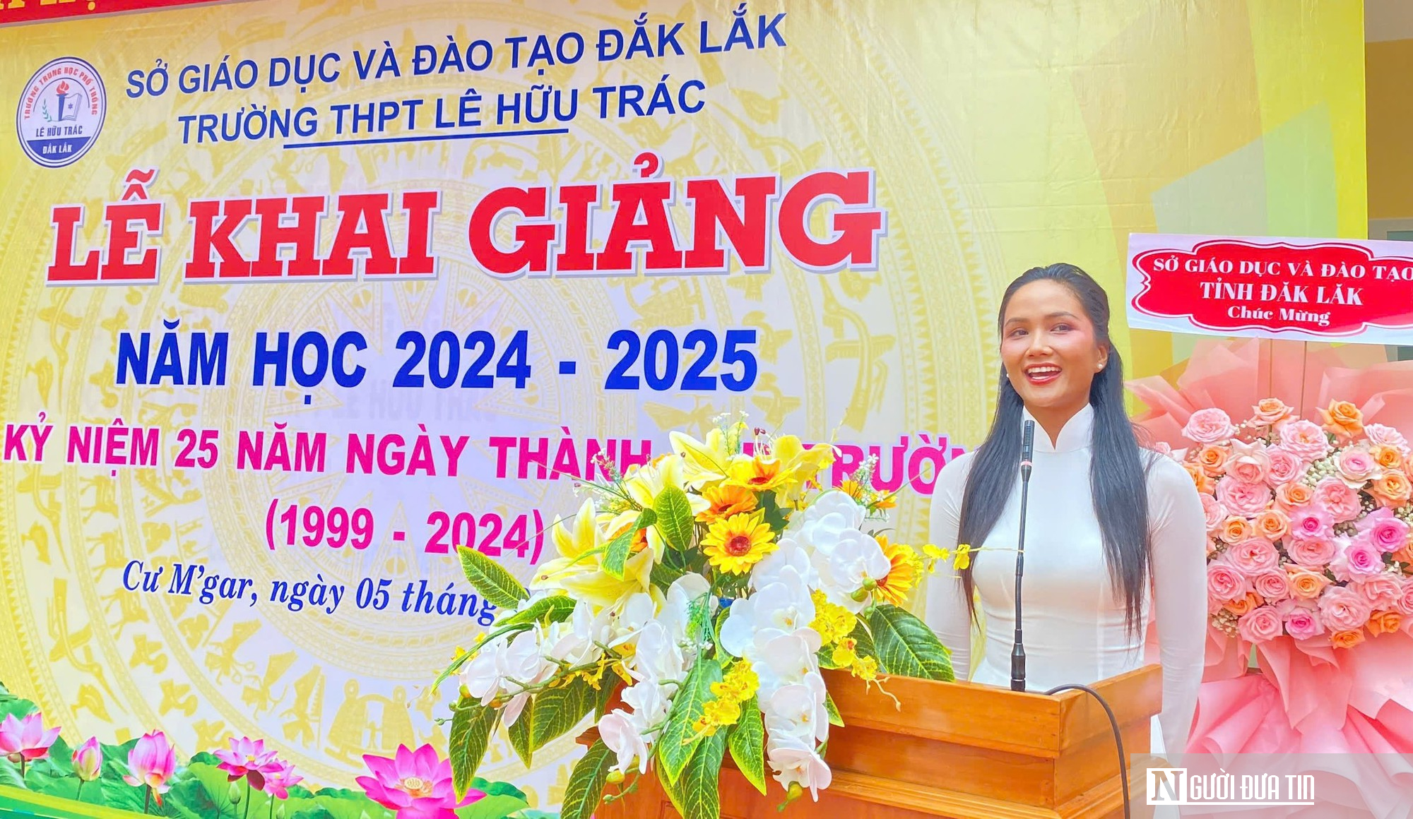 Hoa hậu H’Hen Niê truyền cảm hứng cho các học sinh dịp Khai giảng năm học mới- Ảnh 1.