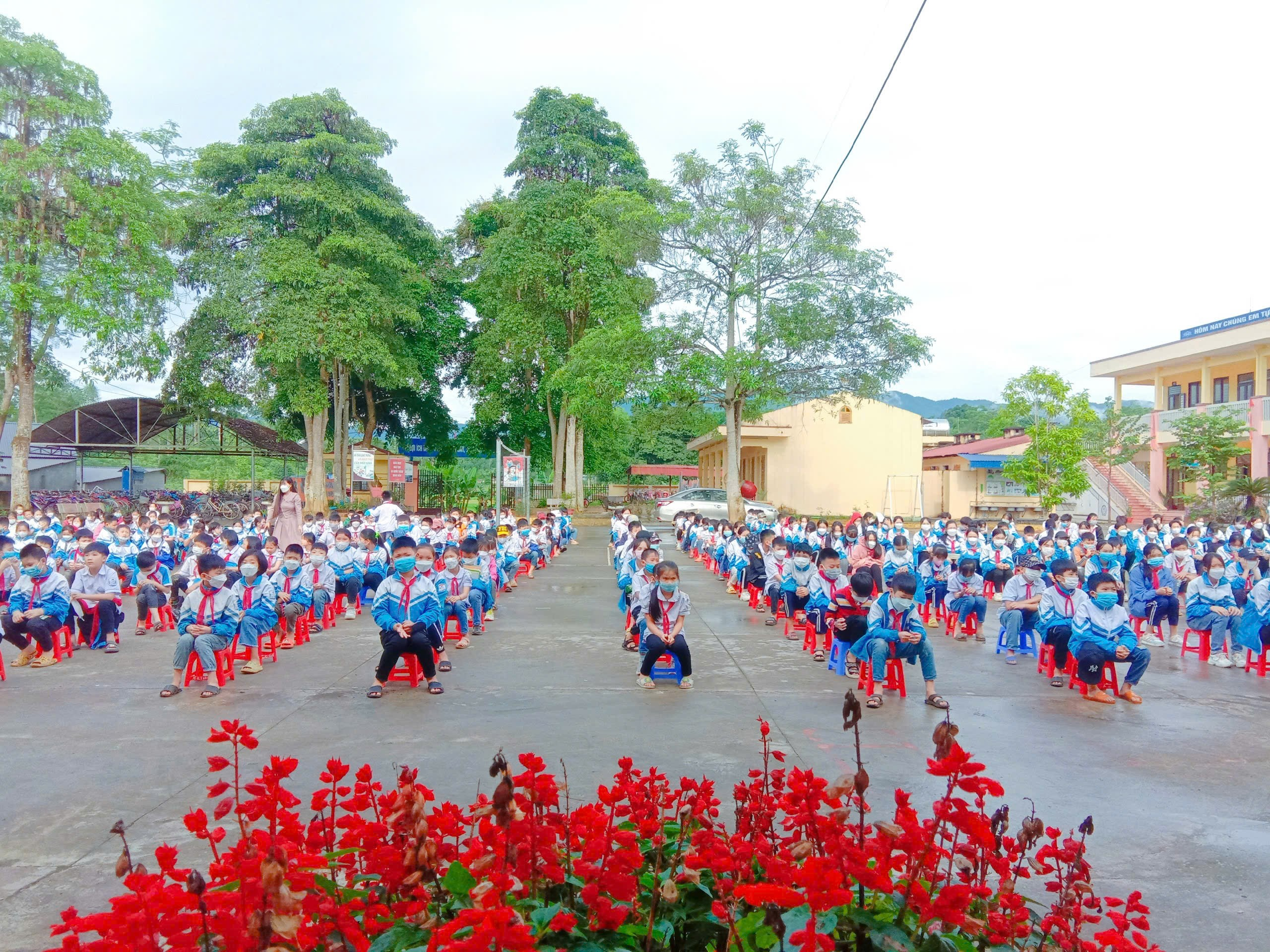 Trường Tiểu học và Trung học cơ sở Bình Yên: Vượt khó để đi lên- Ảnh 1.