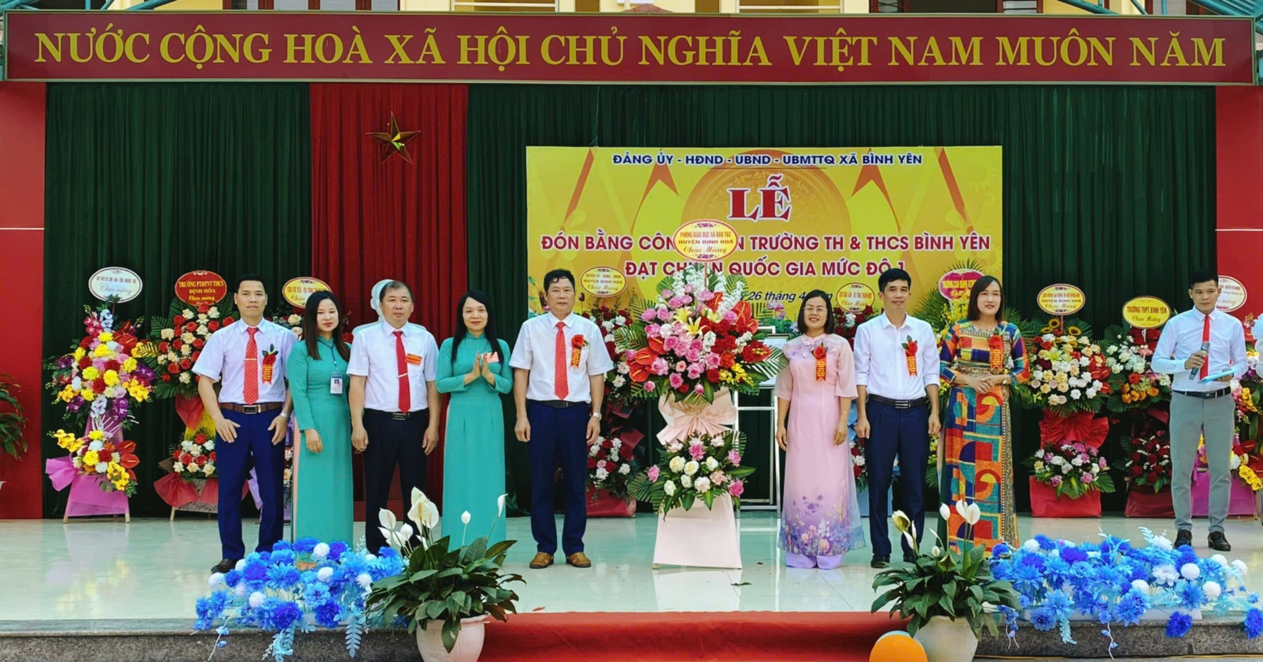 Trường Tiểu học và Trung học cơ sở Bình Yên: Vượt khó để đi lên- Ảnh 2.