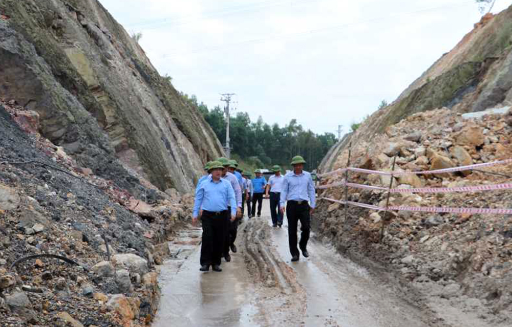 Lãnh đạo tỉnh Quảng Ninh kiểm tra công tác phòng, chống bão số 3- Ảnh 2.