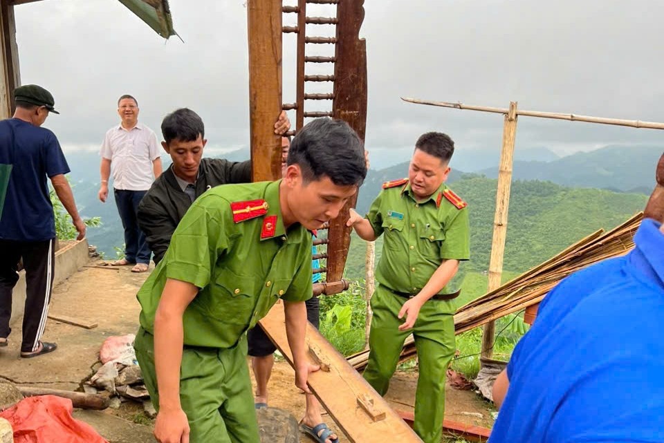 Thanh Hóa: 1 người bị thương, 74 ngôi nhà bị tốc mái do bão số 3- Ảnh 2.