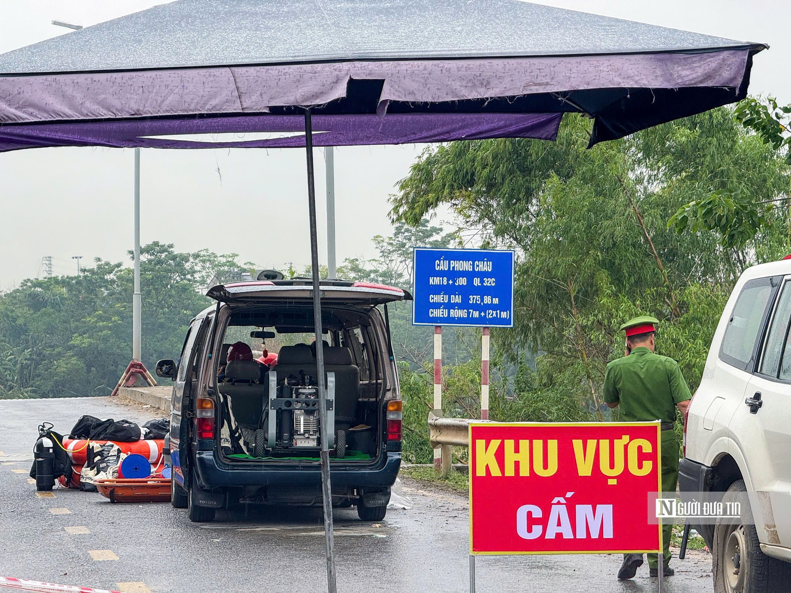 Cấm các phương tiện lưu thông qua cầu Phong Châu, Tứ Mỹ, Trung Hà- Ảnh 2.