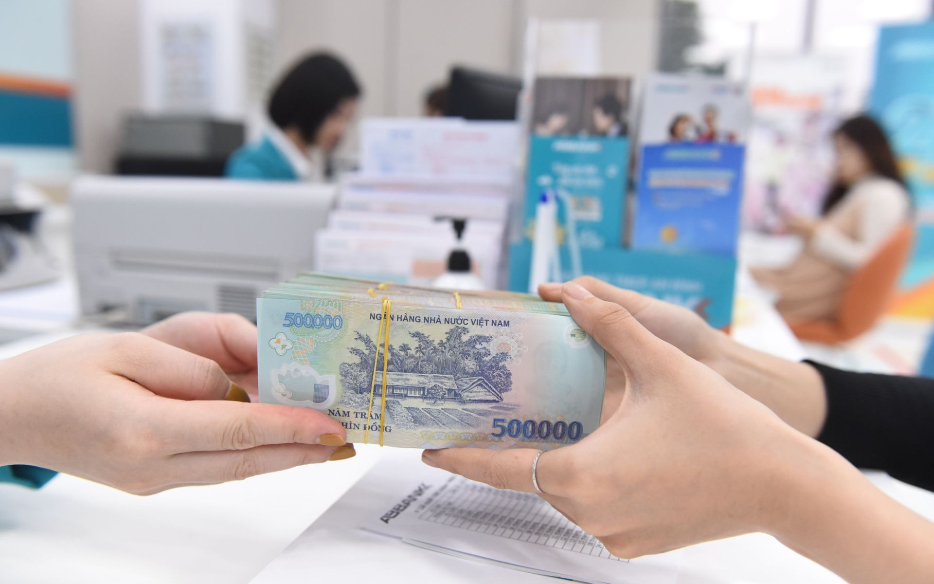 Miễn giảm lãi vay cho khách hàng bị thiệt hại bởi bão số 3