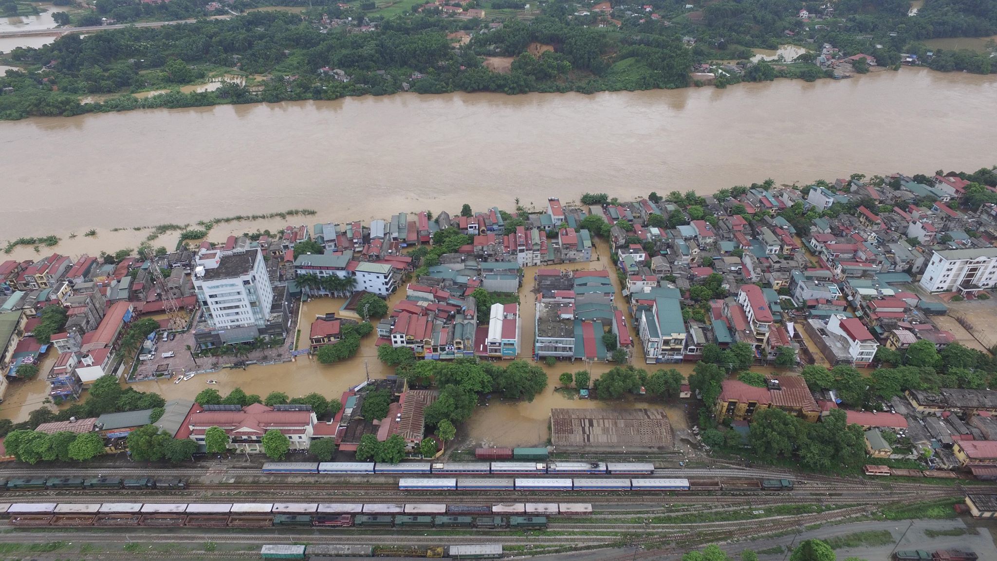 Hoàn lưu bão gây mưa lớn, nhiều khu vực có nguy cơ xảy ra lũ quét, sạt lở đất- Ảnh 2.