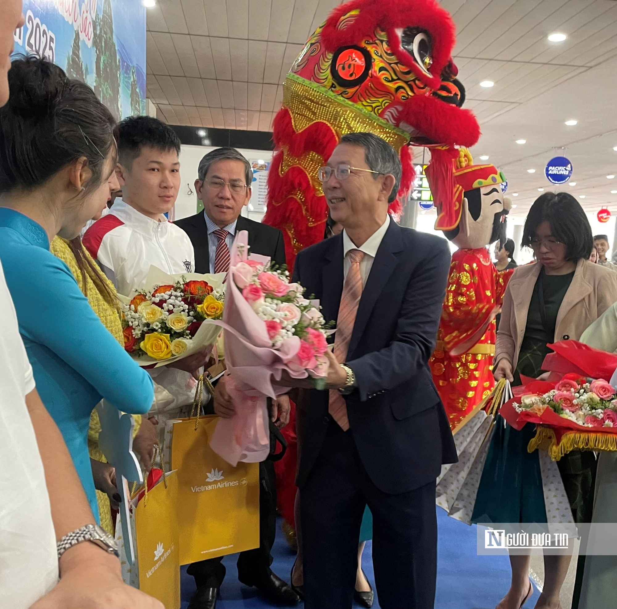 Đoàn khách 180 người “xông đất” Bình Định đầu năm mới- Ảnh 3. Đoàn khách 180 người “xông đất” Bình Định đầu năm mới- Ảnh 3.
