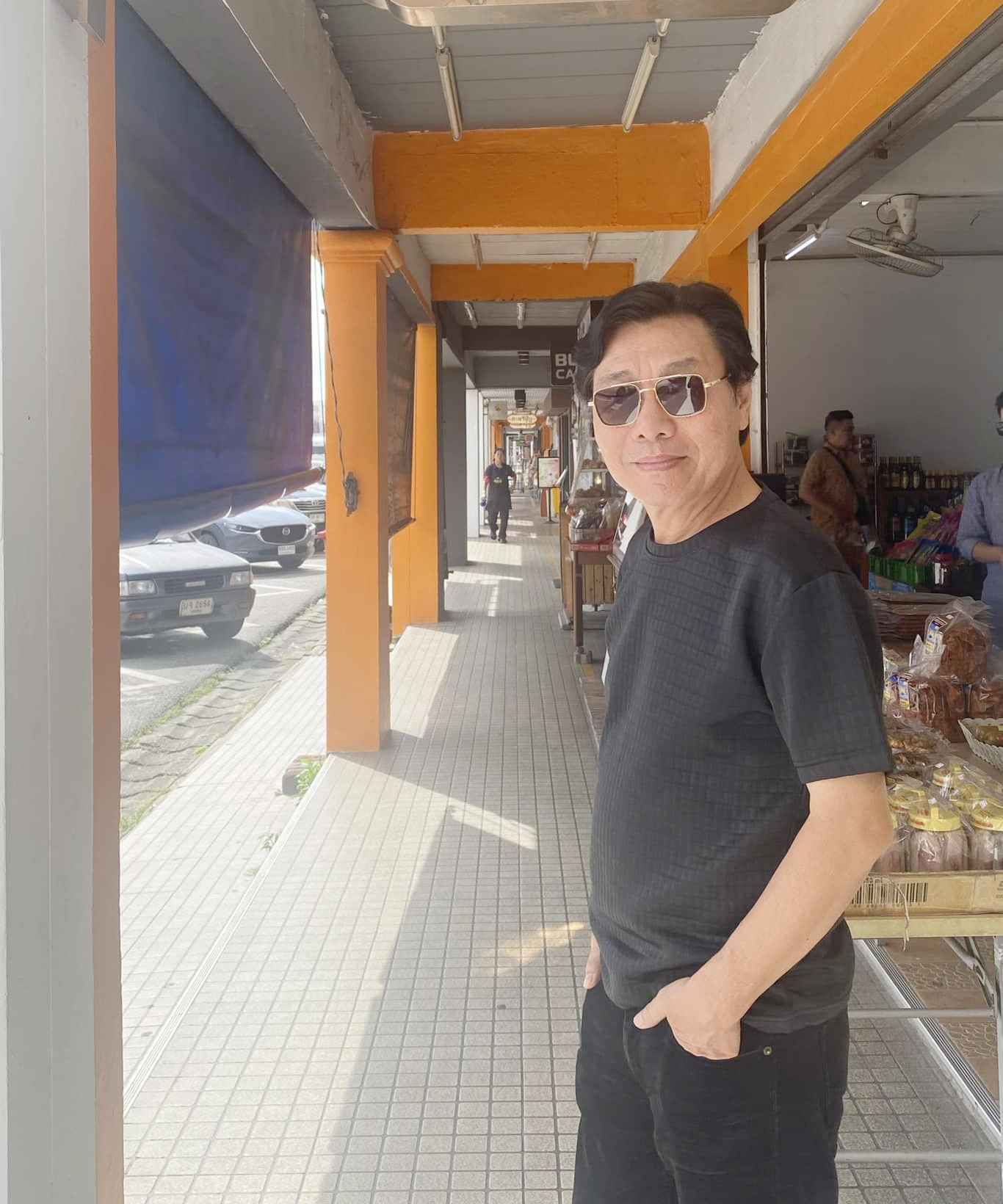 Nam diễn viên nổi tiếng, hôn nhân viên mãn suốt 40 năm nhưng luôn cảm thấy có lỗi với vợ con- Ảnh 2. Nam diễn viên nổi tiếng, hôn nhân viên mãn suốt 40 năm nhưng luôn cảm thấy có lỗi với vợ con- Ảnh 2.