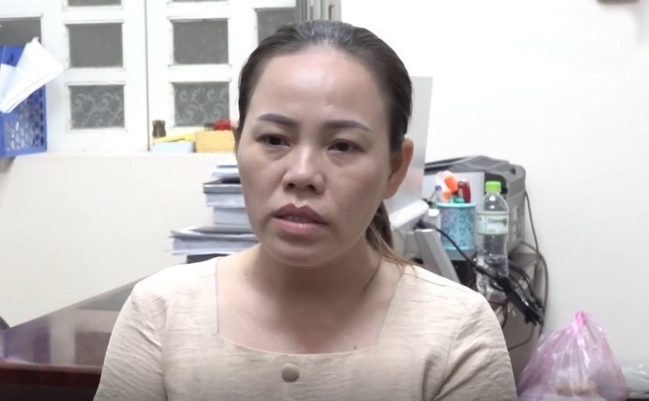 Thực nghiệm hiện trường vụ dùng xyanua giết người thân- Ảnh 1. Thực nghiệm hiện trường vụ dùng xyanua giết người thân- Ảnh 1.
