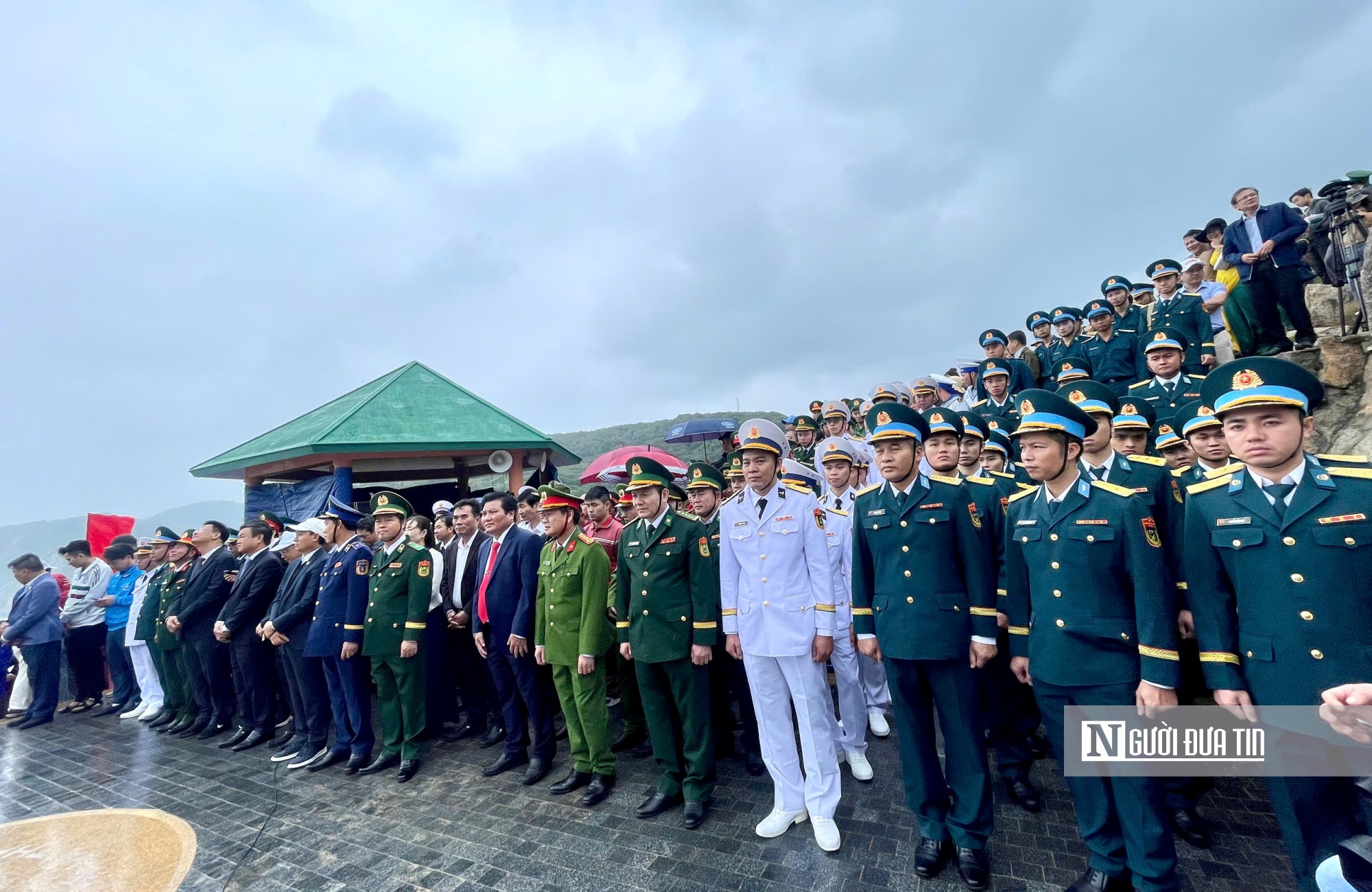 Trang nghiêm và xúc động lễ chào cờ đầu năm tại Di tích lịch sử Bãi Môn - Mũi Điện, tỉnh Phú Yên. Ảnh:TL