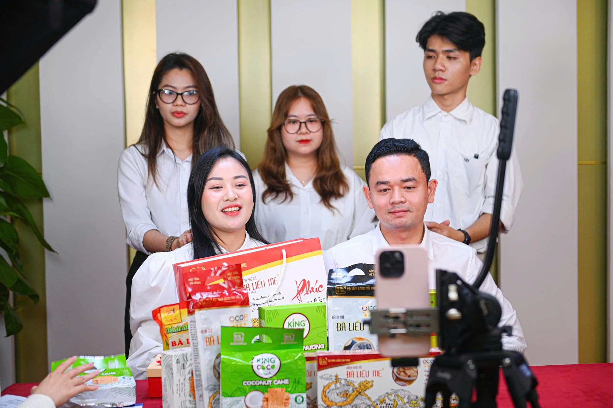 Hương Tết, hồn quê trong vị bánh khô mè Bà Liễu Mẹ- Ảnh 9.