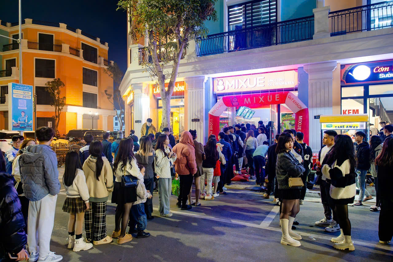 Gần 1 triệu khách đón năm mới 2025 tại các “điểm cầu” Vingroup- Ảnh 9. Gần 1 triệu khách đón năm mới 2025 tại các “điểm cầu” Vingroup- Ảnh 9.