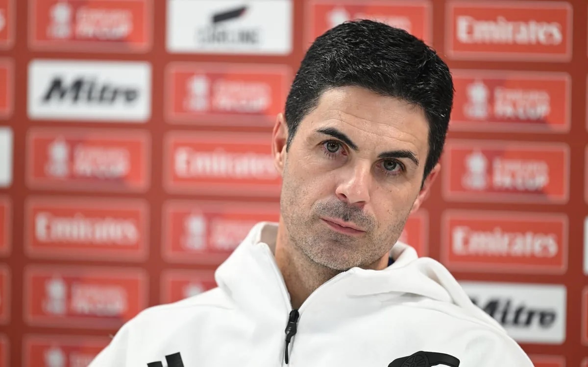 HLV Mikel Arteta khẳng định Arsenal sẽ không mua tiền đạo chỉ để lấp đầy khoảng trống. (Ảnh: Getty Images)