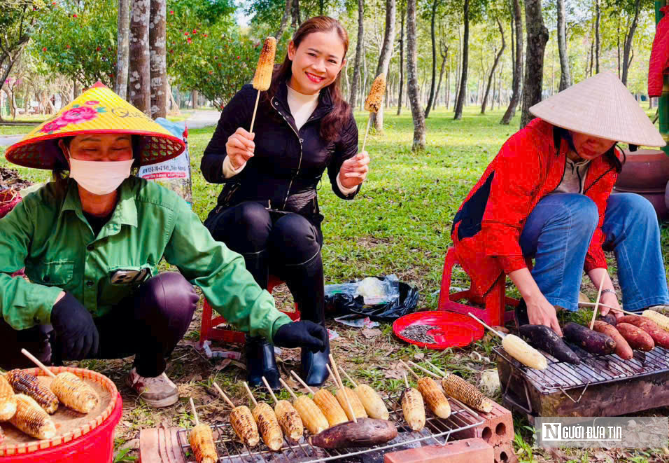 Khu di tích Kim Liên khai trương chợ quê phục vụ khách tham quan- Ảnh 1.