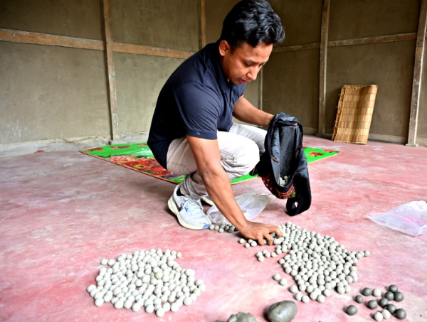 Loại “bom” đặc biệt được khai hỏa để phủ xanh các mảnh đất cằn- Ảnh 4.