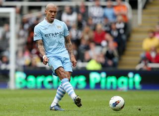 Nigel de Jong chơi cho Manchester City, 2012