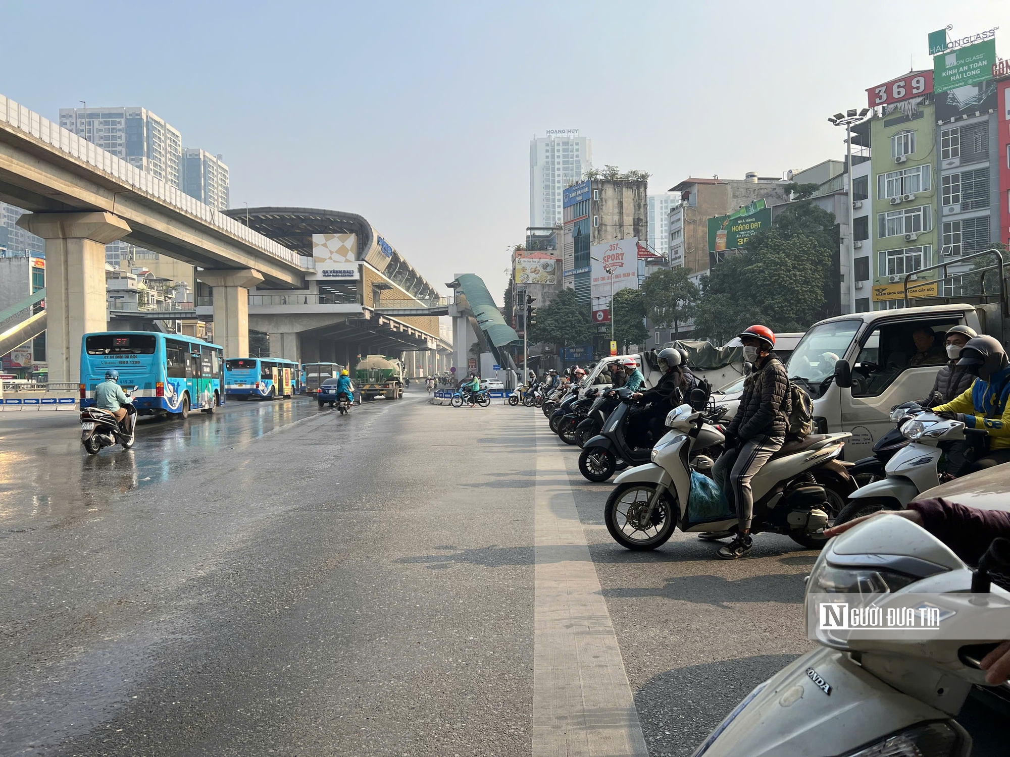 Tăng mức phạt vi phạm, giao thông Hà Nội có nhiều chuyển biến- Ảnh 1.