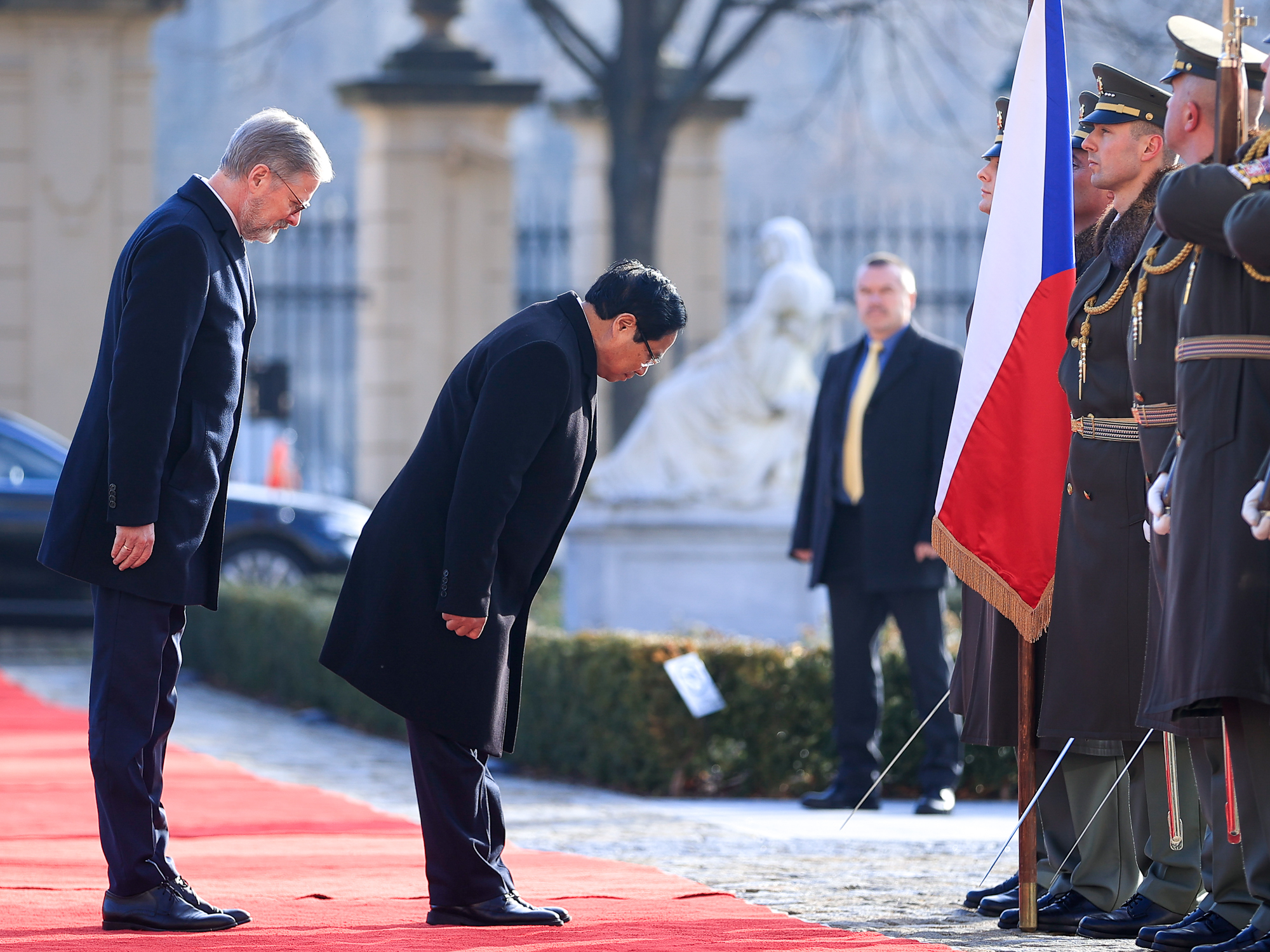 Thủ tướng Cộng hòa Czech chủ trì lễ đón trọng thể Thủ tướng Phạm Minh Chính- Ảnh 2.