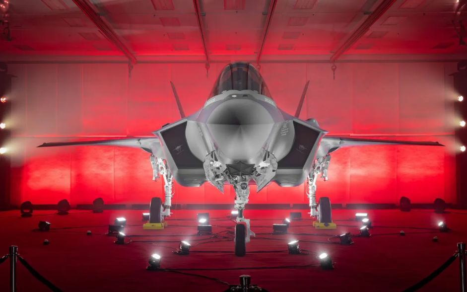 Ba Lan nhận cặp tiêm kích tàng hình F-35 đặc biệt