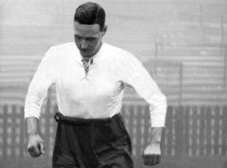 David Jack thi đấu cho Arsenal vào cuối những năm 1920.(Nguồn hình ảnh: Getty Images)