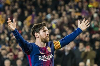 Lionel Messi ăn mừng bàn thắng cho Barcelona vào lưới Chelsea tại Champions League vào tháng 3 năm 2018.