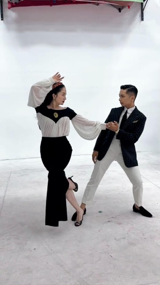 Nhan sắc cùng vóc dáng của nữ hoàng dancesport Khánh Thi qua cam thường- Ảnh 2.