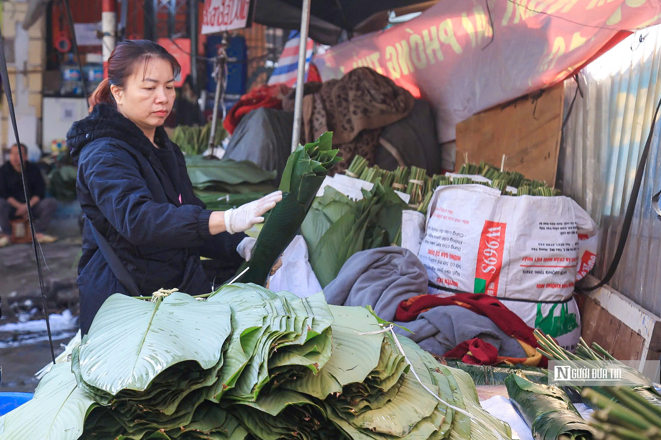 Chợ lá dong lâu đời ở Hà Nội tấp nập những ngày cận Tết- Ảnh 8.