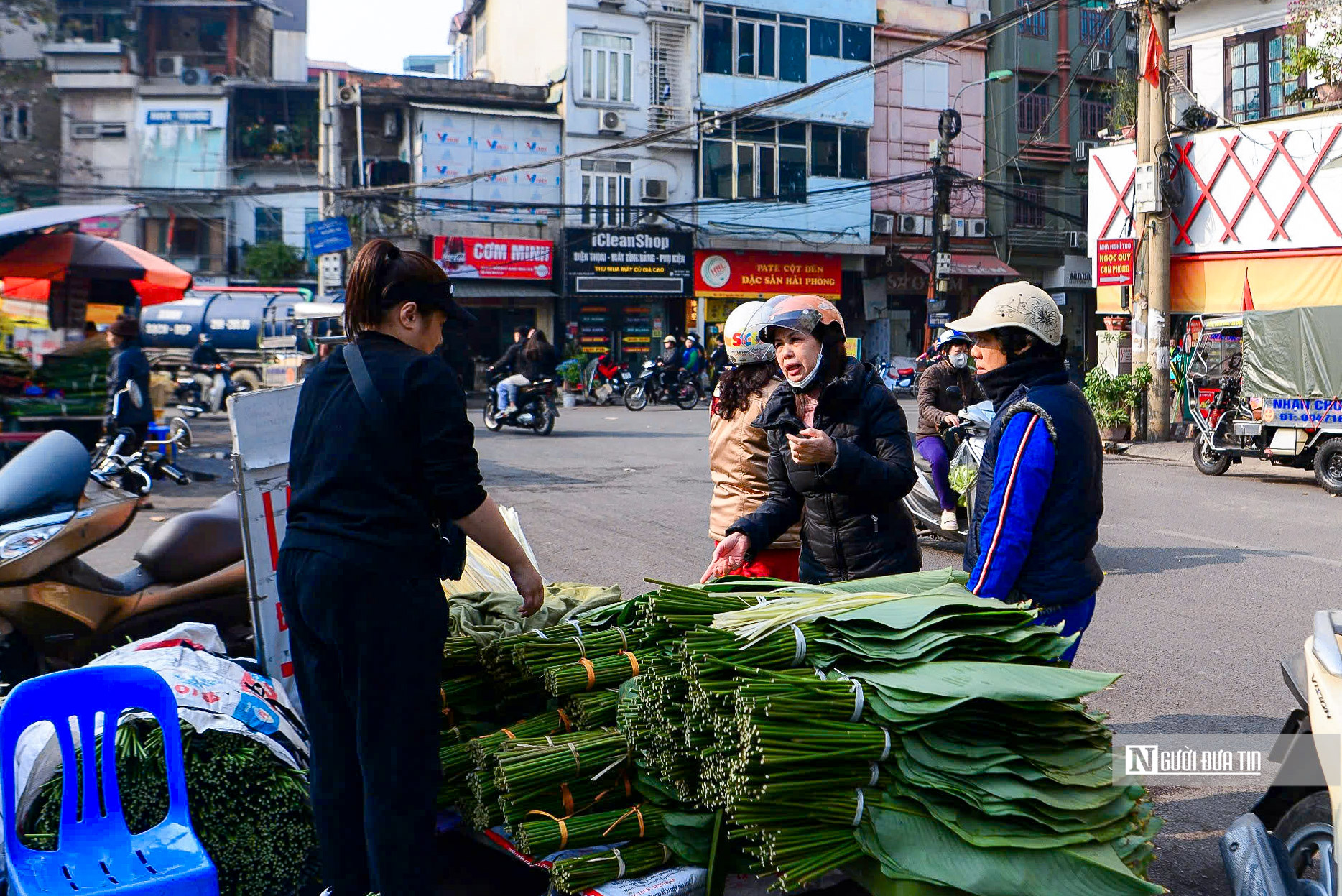 Chợ lá dong lâu đời ở Hà Nội tấp nập những ngày cận Tết- Ảnh 3.