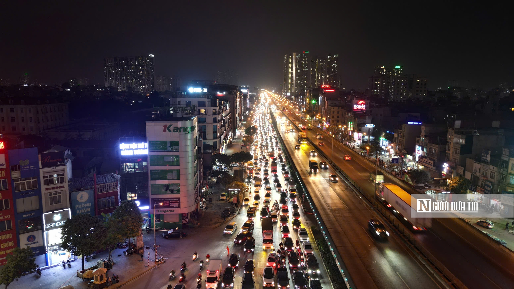 Vành đai 3 trên cao bất ngờ thông thoáng, phía dưới dòng phương tiện ùn tắc về nghỉ tết- Ảnh 5. Vành đai 3 trên cao bất ngờ thông thoáng, phía dưới dòng phương tiện ùn tắc về nghỉ tết- Ảnh 5.