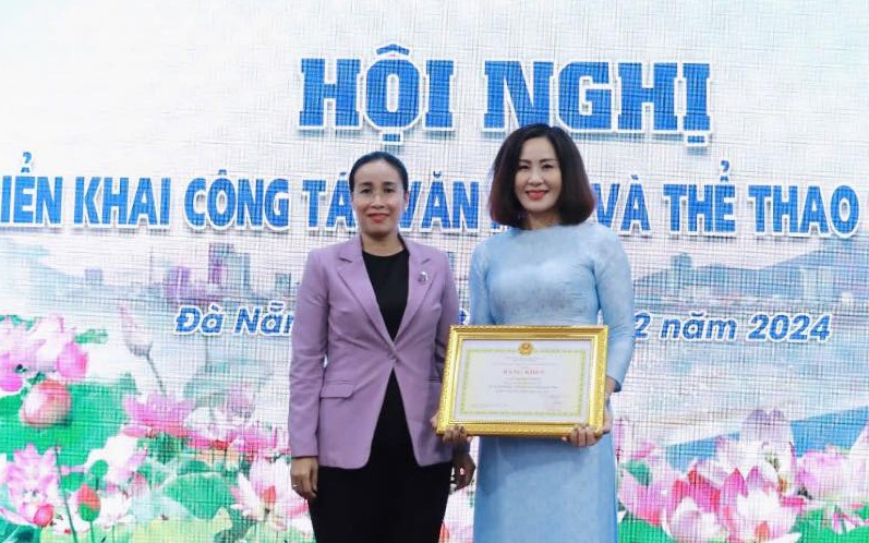 Từ cậu bé mê game đến nhà vô địch thế giới 4 lần, nhận Huân chương Lao động hạng Nhất- Ảnh 4.