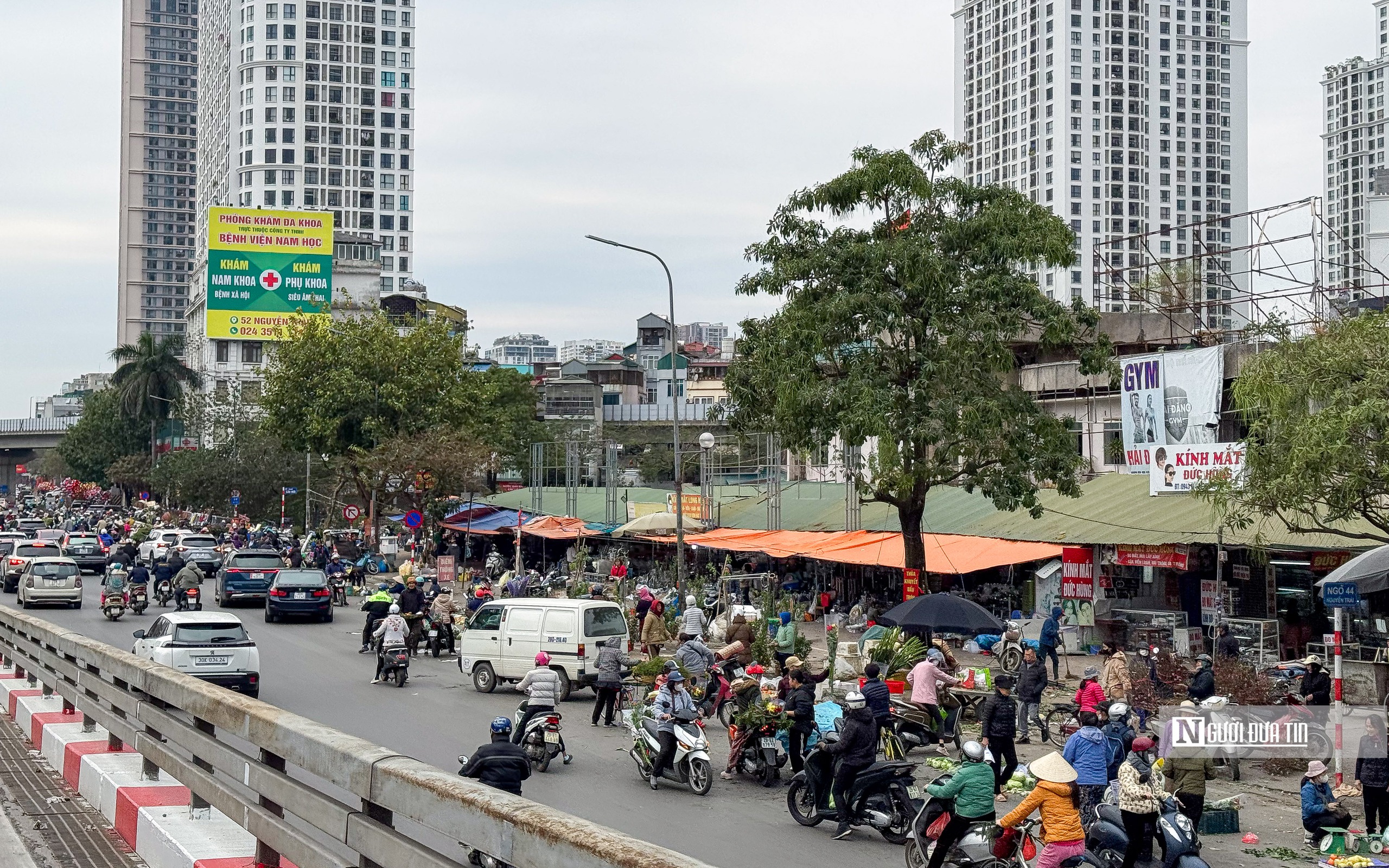 Những khung cảnh hiếm thấy ở Hà Nội trong ngày cuối năm Giáp Thìn- Ảnh 12.