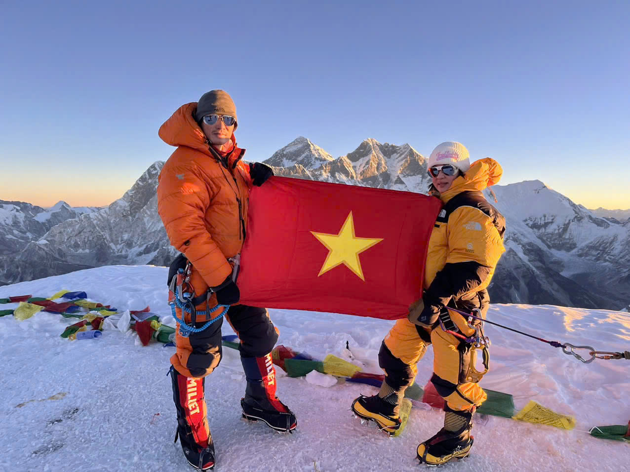 Nguyễn Thanh Bình chinh phục Ama Dablam: Leo núi không chỉ dành cho phái mạnh- Ảnh 7. Nguyễn Thanh Bình chinh phục Ama Dablam: Leo núi không chỉ dành cho phái mạnh- Ảnh 7.