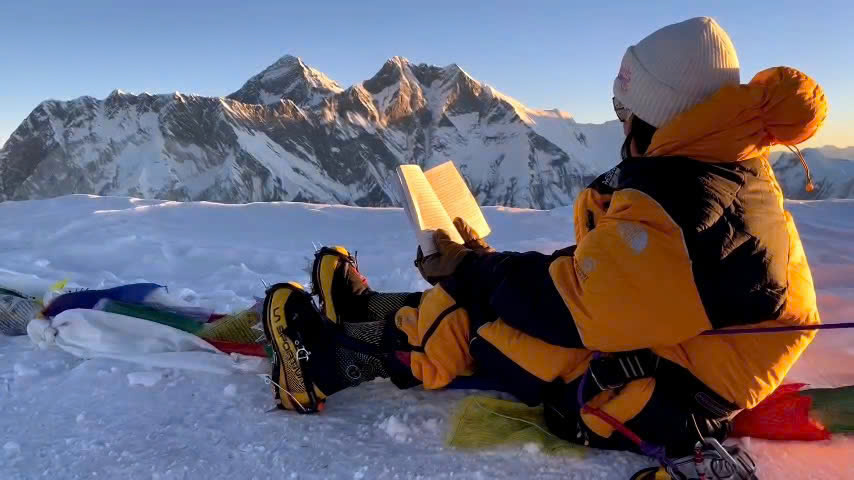 Nguyễn Thanh Bình chinh phục Ama Dablam: Leo núi không chỉ dành cho phái mạnh- Ảnh 5. Nguyễn Thanh Bình chinh phục Ama Dablam: Leo núi không chỉ dành cho phái mạnh- Ảnh 5.