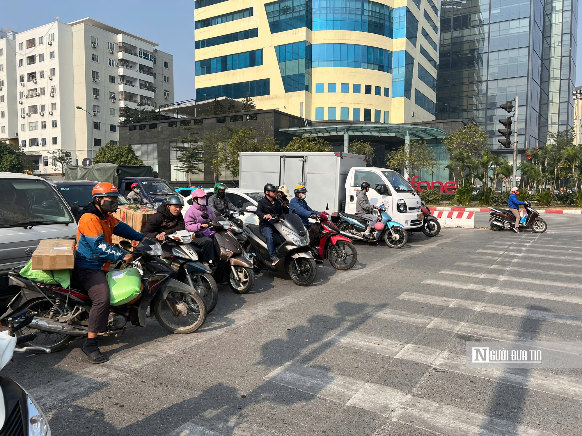 CSGT xử phạt hơn 33 tỷ đồng trong ngày thứ 2 áp dụng quy định mới- Ảnh 1. CSGT xử phạt hơn 33 tỷ đồng trong ngày thứ 2 áp dụng quy định mới- Ảnh 1.