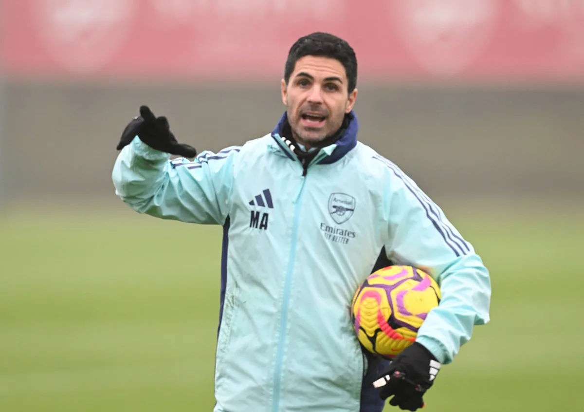 Việc Arsenal kết thúc năm 2024 dưới thời HLV Mikel Arteta với ngôi đầu bảng là một bất ngờ lớn đối với nhiều người hâm mộ bóng đá.