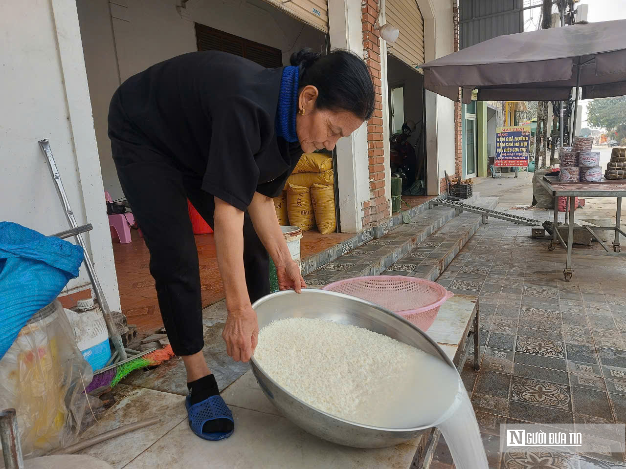 Làng nghề bánh chưng lớn nhất Nghệ An rộn ràng vào vụ Tết- Ảnh 2.