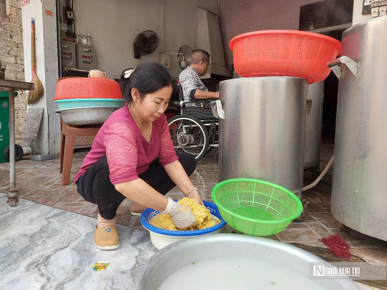 Làng nghề bánh chưng lớn nhất Nghệ An rộn ràng vào vụ Tết- Ảnh 3.