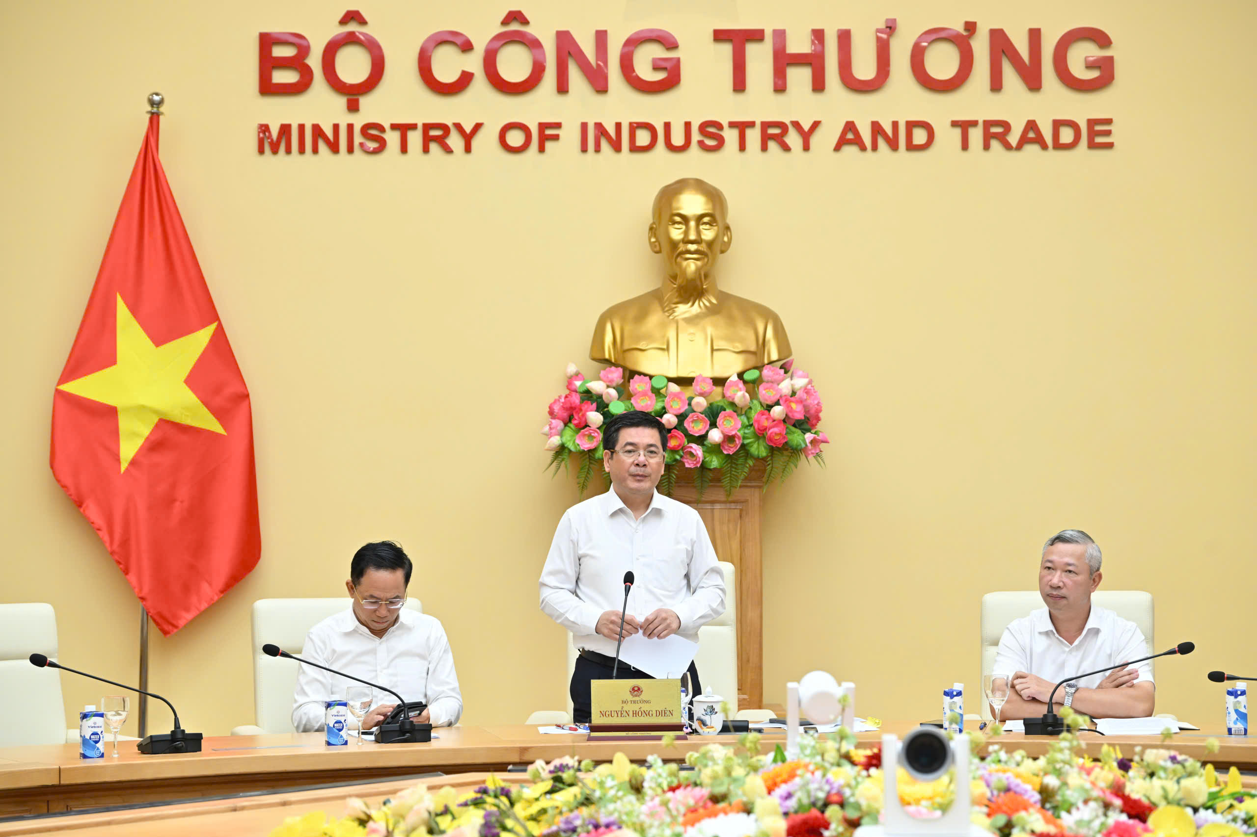 Thị trường điện cạnh tranh: ai không đồng thuận phải "đứng sang một bên" - Ảnh 1.