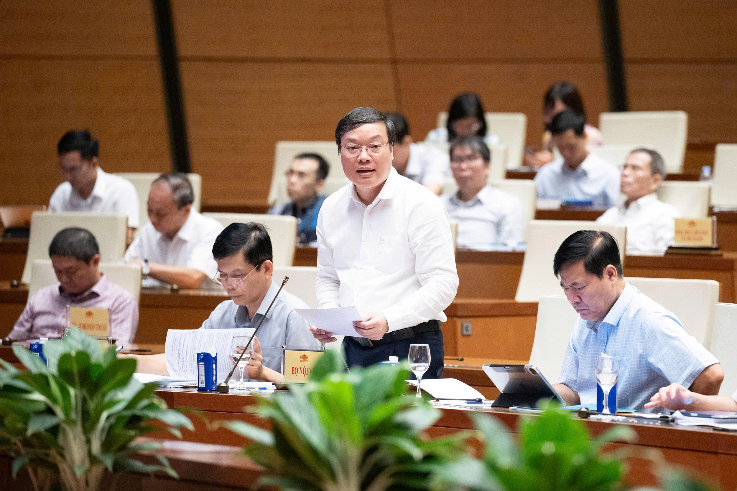 Viên chức "chân trong, chân ngoài" nếu không kiểm soát dễ dẫn đến xung đột lợi ích - Ảnh 3.