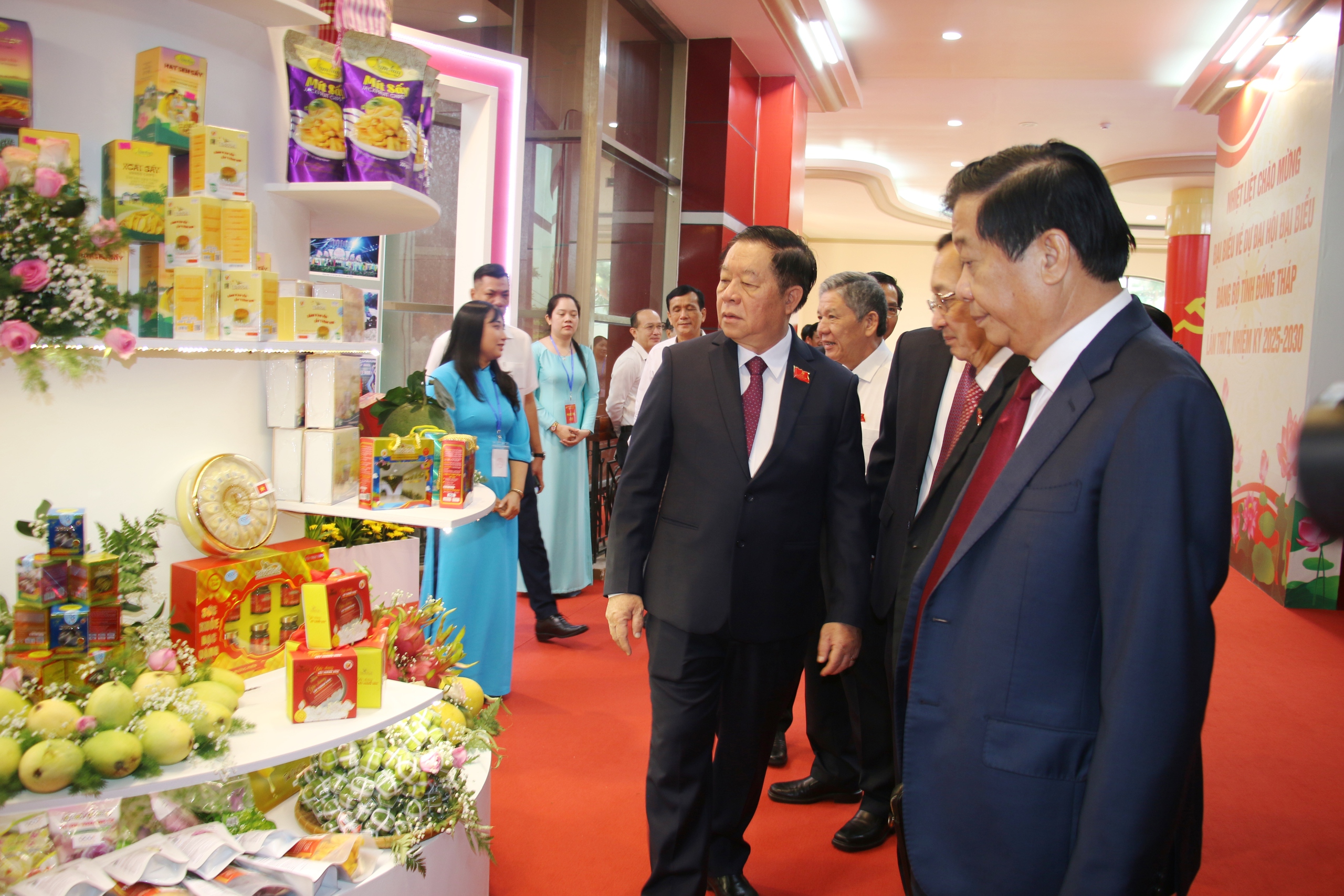 Đại hội Đảng bộ tỉnh Đồng Tháp: Tổng kết chặng đường cũ, mở ra khát vọng phát triển mới- Ảnh 2.