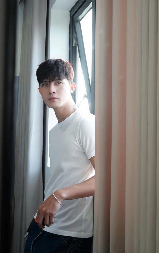 Mỹ nam "đen đủi nhất màn ảnh Việt", nay là cơ phó "đẹp không góc chết" - Ảnh 14.