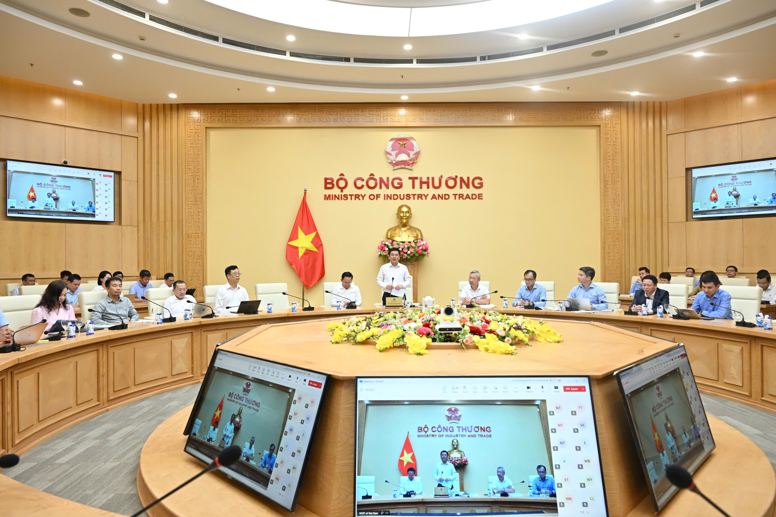 Thị trường điện cạnh tranh: ai không đồng thuận phải "đứng sang một bên" - Ảnh 2.