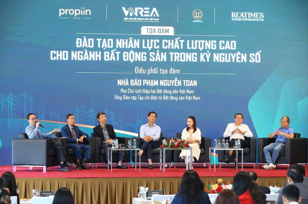 Đào tạo nhân lực chất lượng cao cho ngành bất động sản trong kỷ nguyên số - Ảnh 1.