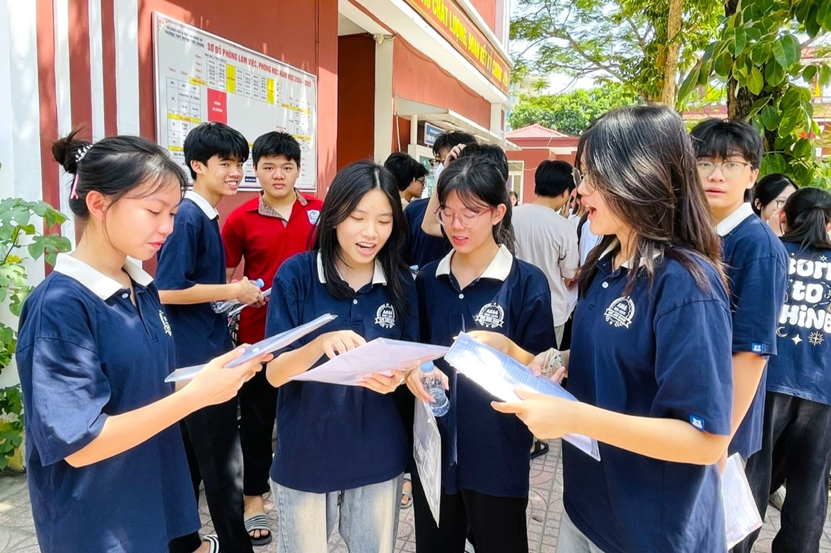 Bản tin 11/10: Một tỉnh chi hơn 30 tỷ đồng để hỗ trợ ôn thi cuối cấp - Ảnh 1.