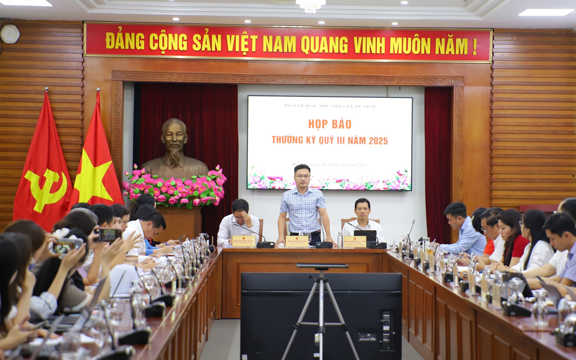 Phó Chủ tịch thường trực Hiệp hội Du lịch Việt Nam: "Đại ngàn và biển xanh" là cơ hội lớn hút khách quốc tế đến Gia Lai- Ảnh 6.