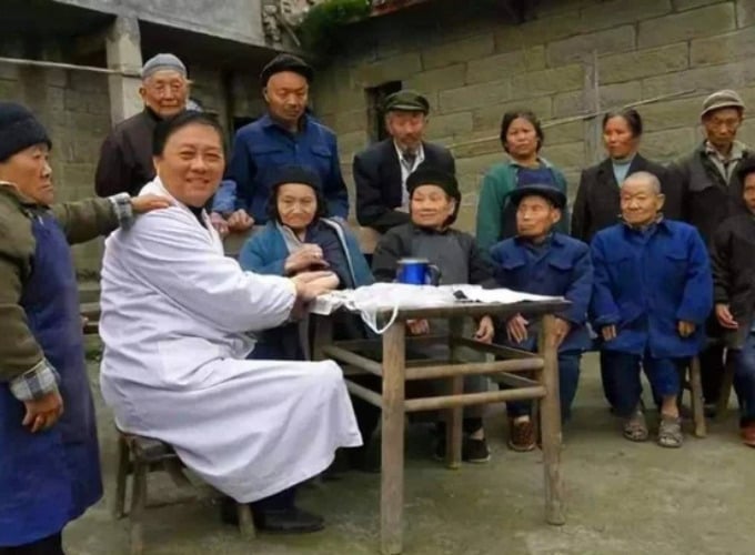 Ngôi làng kỳ lạ chỉ sinh ra người lùn, không ai cao quá 1,2 mét - Ảnh 7.
