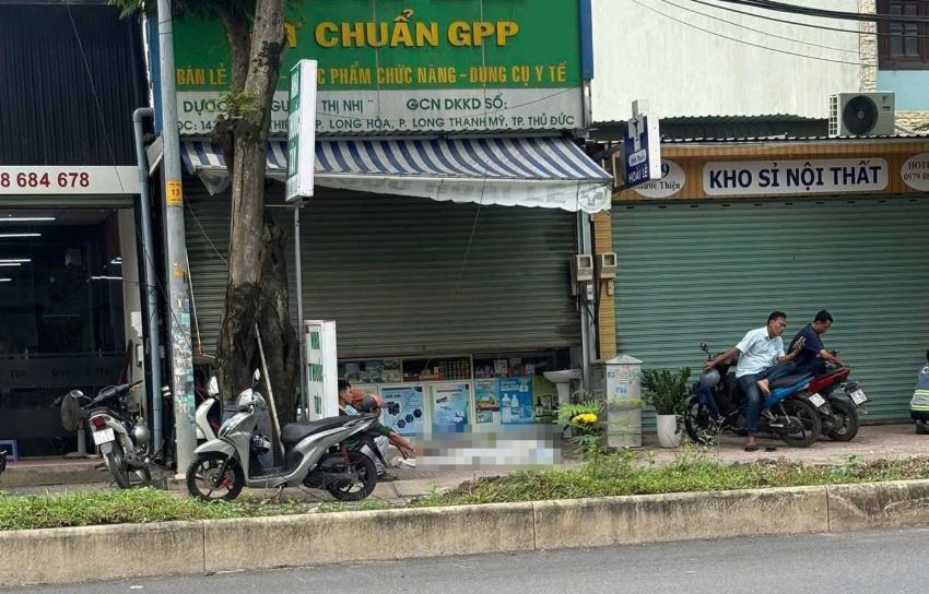 Vụ người phụ nữ tử vong khi vừa đến tiệm thuốc tây: Hé lộ nguyên nhân - Ảnh 1.